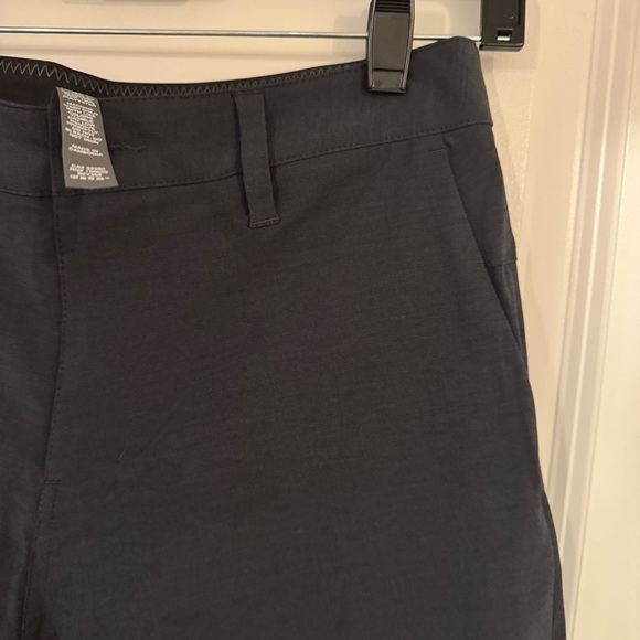 NWOT Vuori Men's Dark Blue Flat Front Shorts - Picture 4 of 5